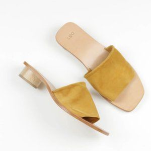 LOQ Nuria Curry Suede Slides